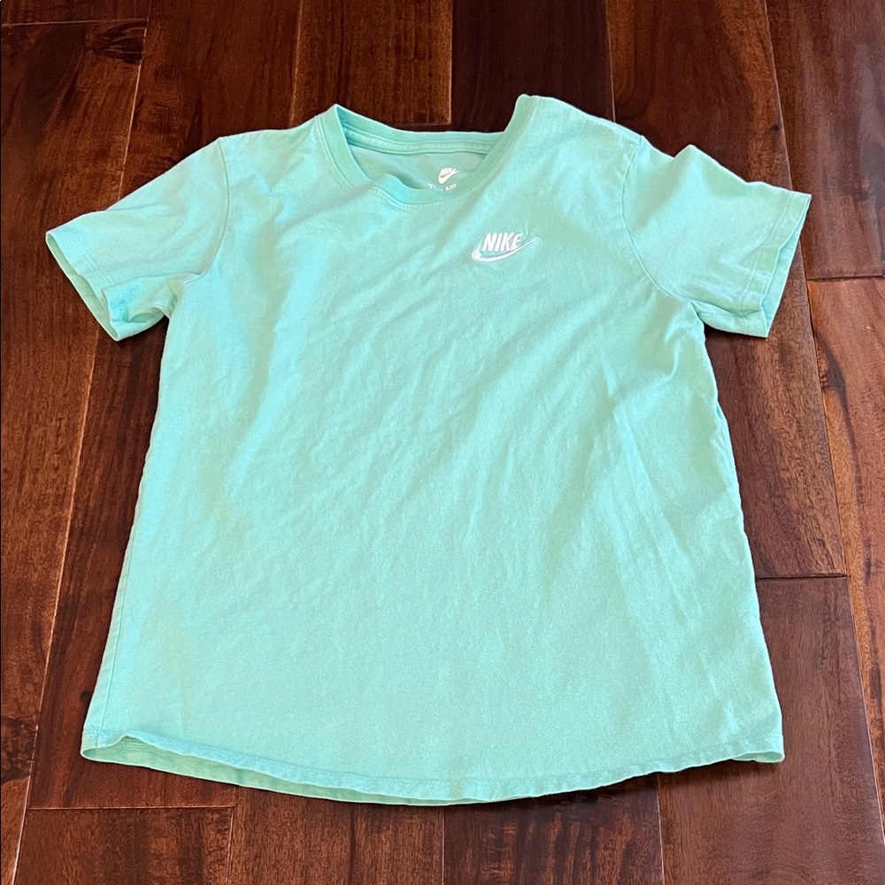 The Nike Tee Kids Teal Color Short Sleeve Tee Size X-Small
